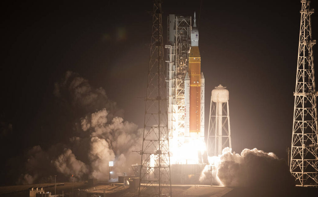 Start von ARTEMIS I am 16. November mit einer SLS vom Launch Pad 39B des Kennedy Space Center | Quelle: NASA, Joel Kowsky